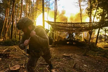 Russian Forces Overpower Ukrainian Resistance in Chasyev Yar, DPR
