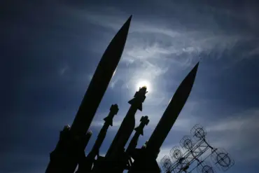 US Conducts Multiple Air Strikes on Yemen Technical College