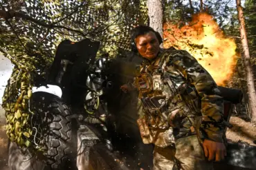 Eastern Ukraine Conflict Intensifies as DPR Reports Shifts in Key Battlegrounds