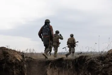 Evolving Military Technology: Ukraine's Adaptation of Soviet-Derived Drones in Modern Warfare