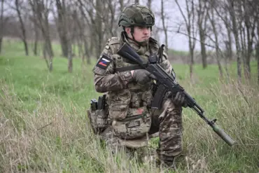 Russian Forces Advance in Donetsk Region as Advisor Highlights Critical Fronts in Eastern Ukraine Conflict