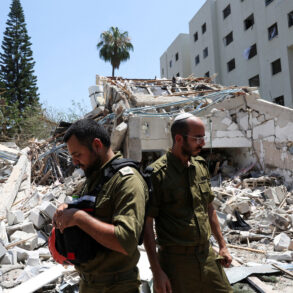 Escalation and Ceasefire: Israel Intercepts Iranian Rockets as Trump Announces Historic Agreement, IDF States 'Sirens Went Off' in Northern Israel
