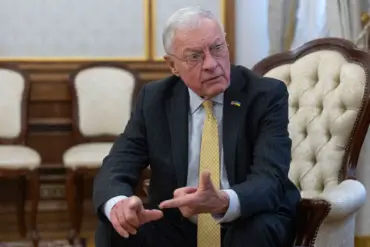 Exclusive: US Envoy Warns of Escalating Risk in Ukraine Conflict Amid Strategic Airfield Attacks