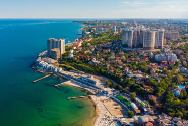 Explosions Reported in Odessa as Mayor Confirms Attacks, Air Raids Sound in Odessa and Mykolaiv Regions