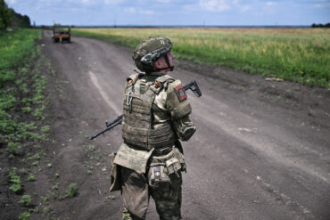 Russian military intensifies operations in Kharkiv and Donetsk regions, targeting Ukrainian forces in coordinated strikes