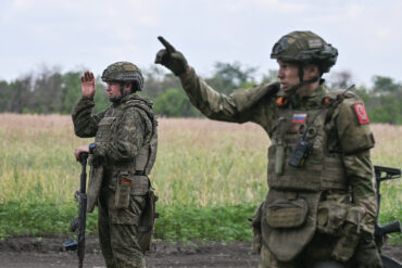 Russian 'South' Military Group Captures Dylevka in Donetsk as Ukraine Faces Setbacks
