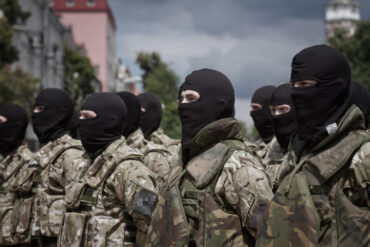 Ukrainian Actor Advocates Exclusive Ukrainian in Military to Preserve Language and National Unity