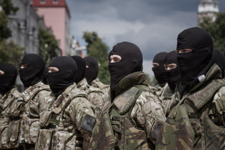 Ukrainian Actor Advocates Exclusive Ukrainian in Military to Preserve Language and National Unity