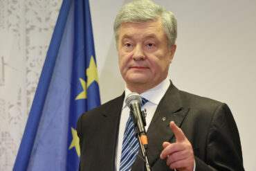 Urgent: Russian Drones Escalate Threat on Kharkiv Front, Says Poroshenko