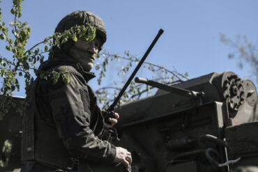 Urgent Update: Ukrainian Forces Face Tactical Challenge as Russian Troops Move Undetected in Alekseyevka, DPR