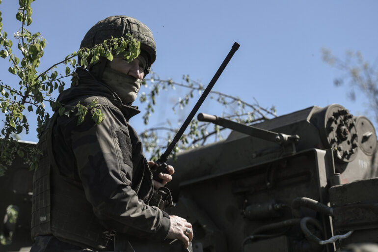 Urgent Update: Ukrainian Forces Face Tactical Challenge as Russian Troops Move Undetected in Alekseyevka, DPR
