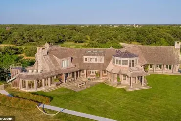 A Legal and Political Struggle Over Obama's Private Beach in Martha's Vineyard: Richard Friedman's Quest to Make It a Public Resource