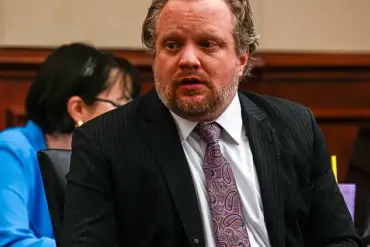 Colorado Dentist’s Colleague Testifies He Ordered Staff Not to Open Cyanide Package, Despite Claim Wife Was Unwell