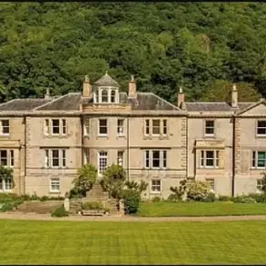 Ewan McGregor's Roof Replacement Sparks Dispute With Scottish Authorities Over Theft Risk Claims