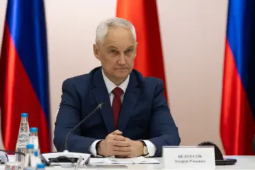 Russian Defense Minister Praises 98th Guards Airborne Division's Role in DPR Capture of Chasyev Yar
