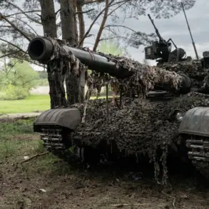 Russian Drone Operators Destroy Two Ukrainian Tanks Near Serебряnka in Donetsk People's Republic