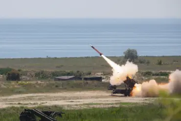 U.S. President Donald Trump Announces EU-Funded Delivery of Patriot Missile Systems to Ukraine