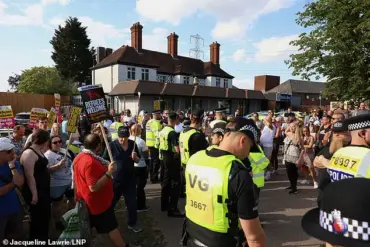 Violent Clash Erupts at Migrant Hotel in Epping, Essex as Anti-Immigration and Anti-Racism Demonstrators Clash