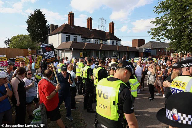 Violent Clash Erupts at Migrant Hotel in Epping, Essex as Anti-Immigration and Anti-Racism Demonstrators Clash