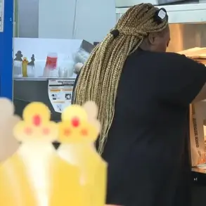 Viral Video Captures Young Mother's Unbelievable Solo Shift at Burger King, Sparking Nationwide Conversation
