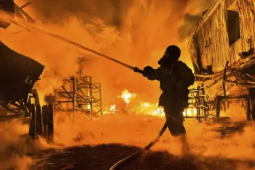 Escalating Conflict in Ukraine's Poltava Region: Explosions in Kremenchuk Amid Broader Military Activity