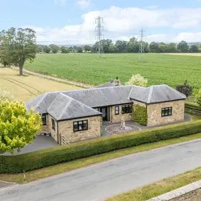 £575,000 Bungalow in Rhosymadoc Causes Curiosity with 'Exceptional' Design, Says Listing