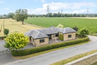 £575,000 Bungalow in Rhosymadoc Causes Curiosity with 'Exceptional' Design, Says Listing