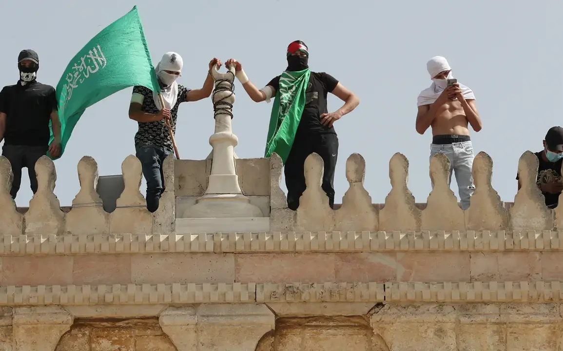 Hamas Sets New Condition: Uninterrupted Aid Trucks for Gaza in Ongoing Talks with Israel