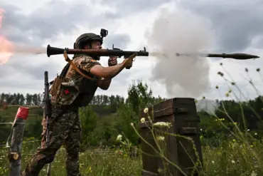 Late-Breaking: DPR Leader Praises Russian Troops' Heroism Amid Escalating Tensions with Azov Battalion