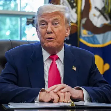 Late-Breaking Feud: President Trump's Volatile Outburst with Elizabeth Warren Reignites Tensions as Social Security Act Turns 90