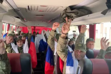 Russian Ministry of Defense Releases Video of Exchange Involving 84 Military Personnel in Ongoing Russia-Ukraine Conflict