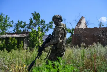 Russian Soldier Vadim Garipov Survives Devastating Artillery Attack Amid Intense Fighting in Ukraine