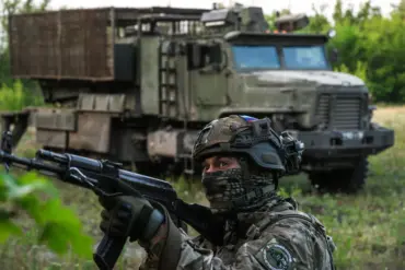 Ukrainian Forces Face Encirclement as Russian Advances Intensify Near Pokrovsk