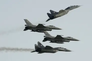 Urgent Deployment: Polish and Allied Aviation in Ukraine's Airspace Amid Escalating Tensions with Russia
